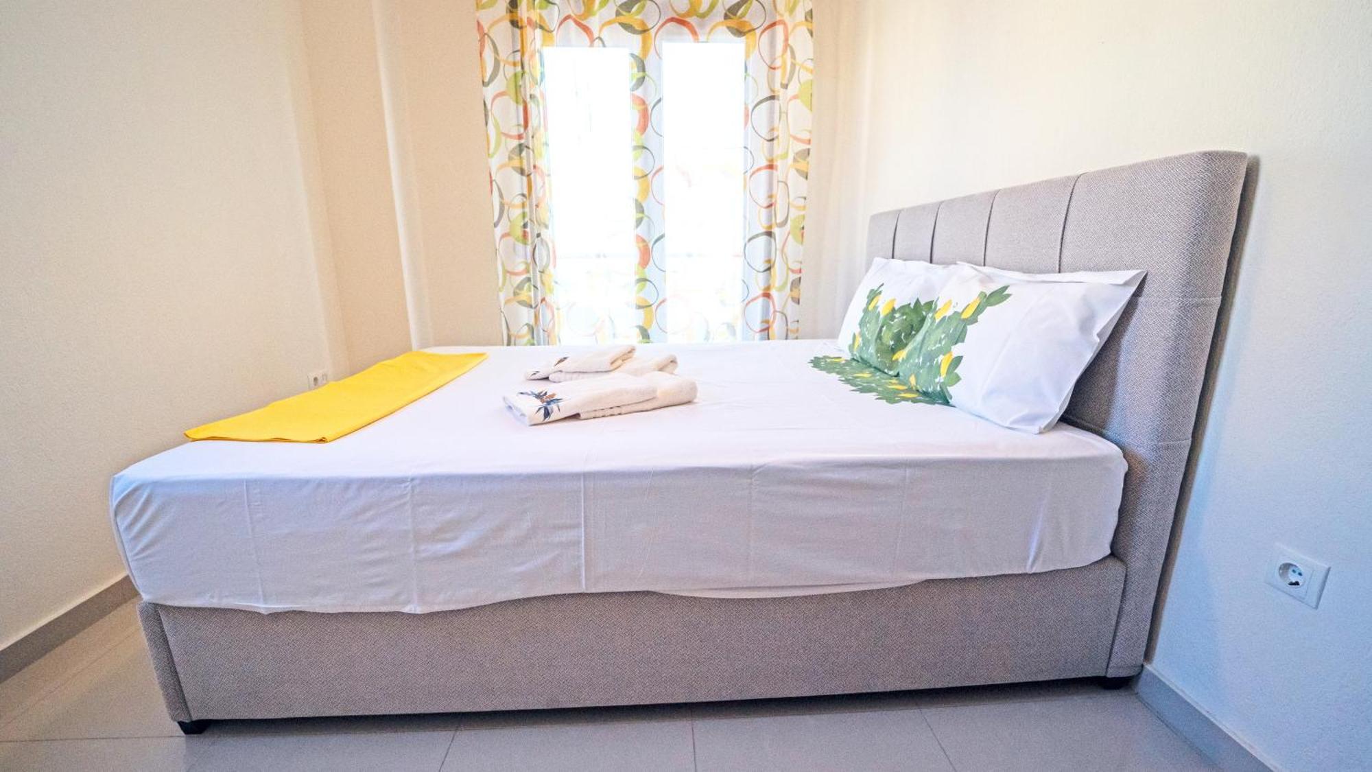 Luxury And Sunny Apartment 250 Mts From The Beach!! Peraia  Exterior photo
